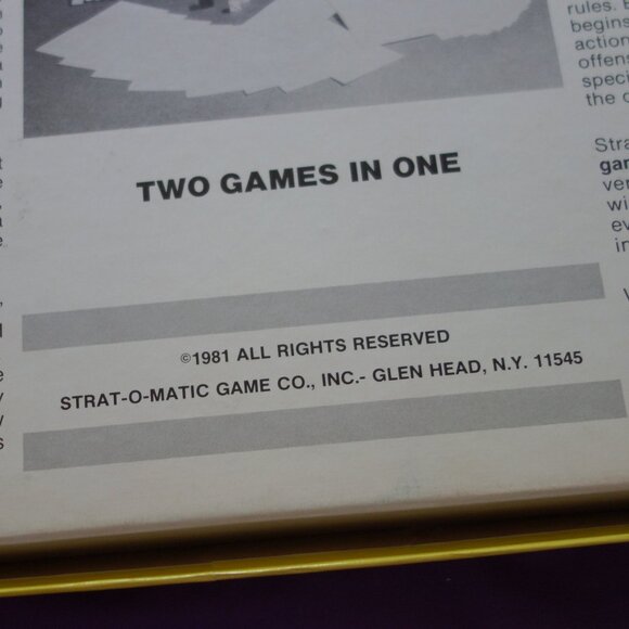 Vintage 1981 Strat-O-Magic Pro Basketball with Larry Bird & Magic Johnson - Picture 7 of 16